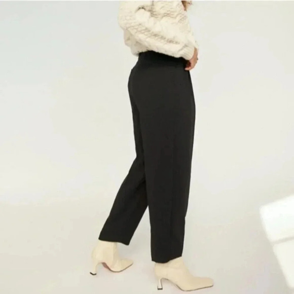 WILFRED Carrot Pant Black Pleated Tapered Crop Effortless Trouser 00 Aritzia - Picture 2 of 13